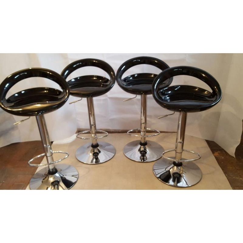 4 BLACK & CHROME BARSTOOLS - adjustable