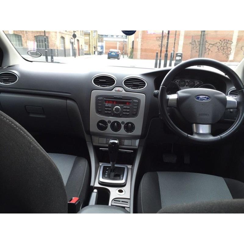 Ford Focus zetec 2010REG AUTO full service history and all previous moTs