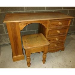 Solid wood dressing table