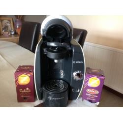 Bosh Tassimo coffee machine good condition with several coffee pods