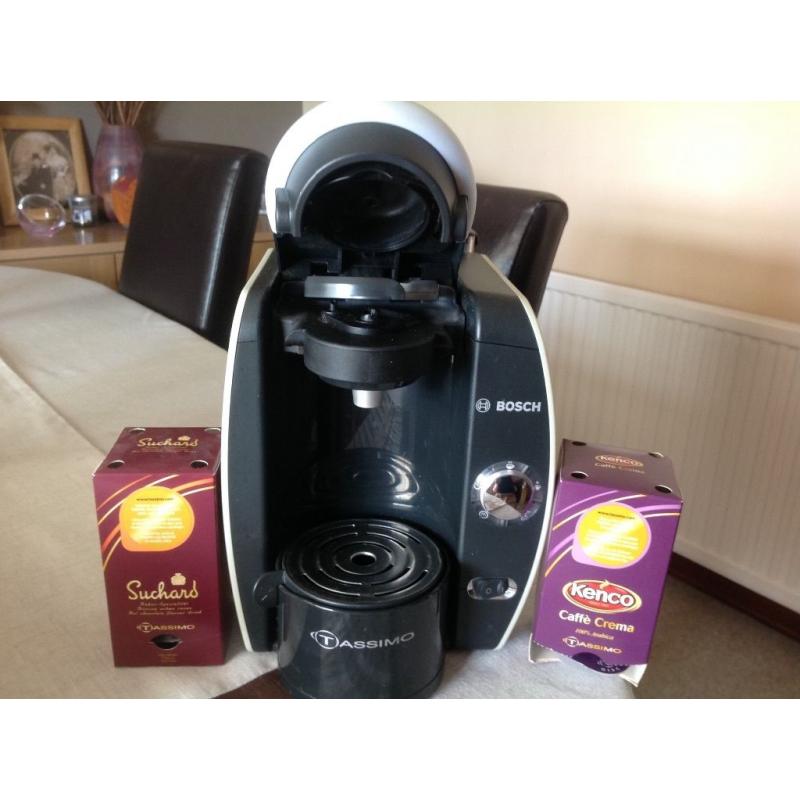 Bosh Tassimo coffee machine good condition with several coffee pods