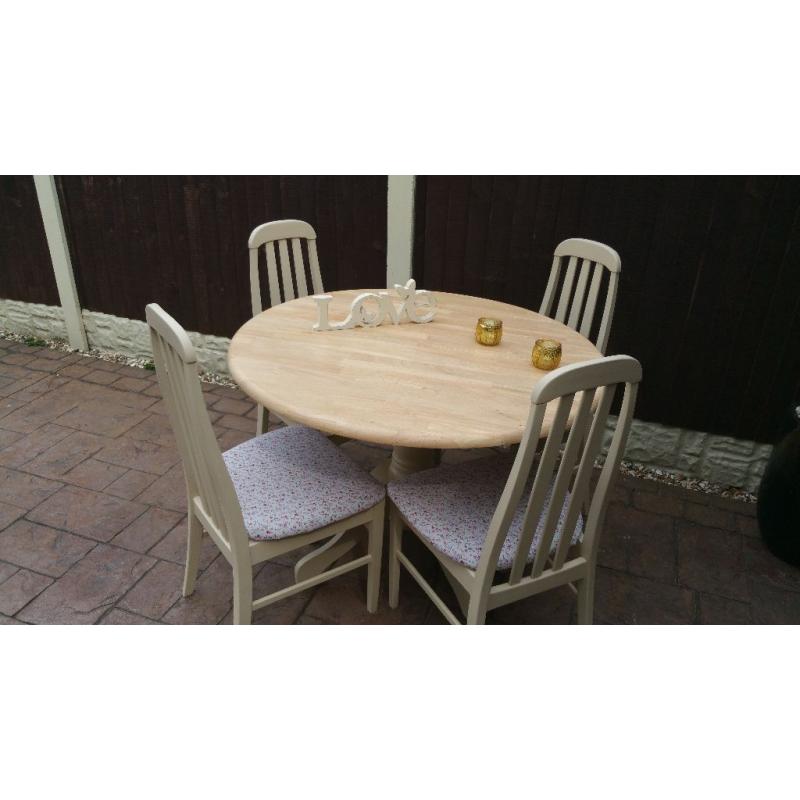 shabby chic ,table and 4 chairs