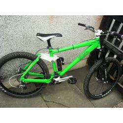 Kona Coiler with Vivid R2C Shock