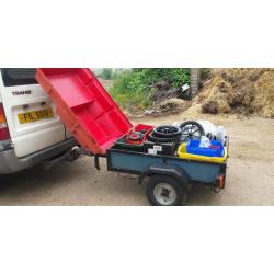 Small camping trailer with lid