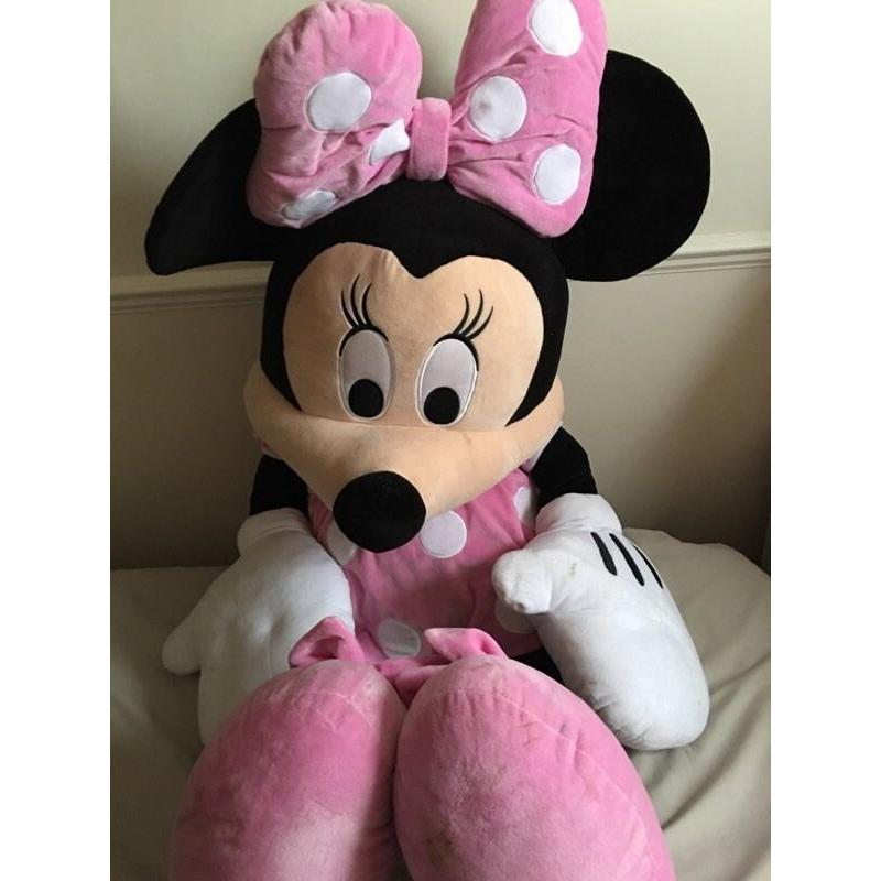 Jumbo Minnie Mouse