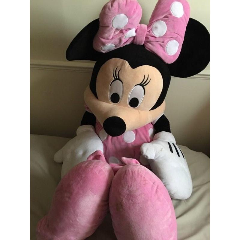 Jumbo Minnie Mouse