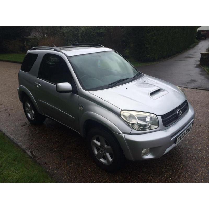 Toyota RAV4 2.0 D-4D XT-R JUST BEEN SERVICED + LONG MOT+ CAMBELT HAS BEEN DONE