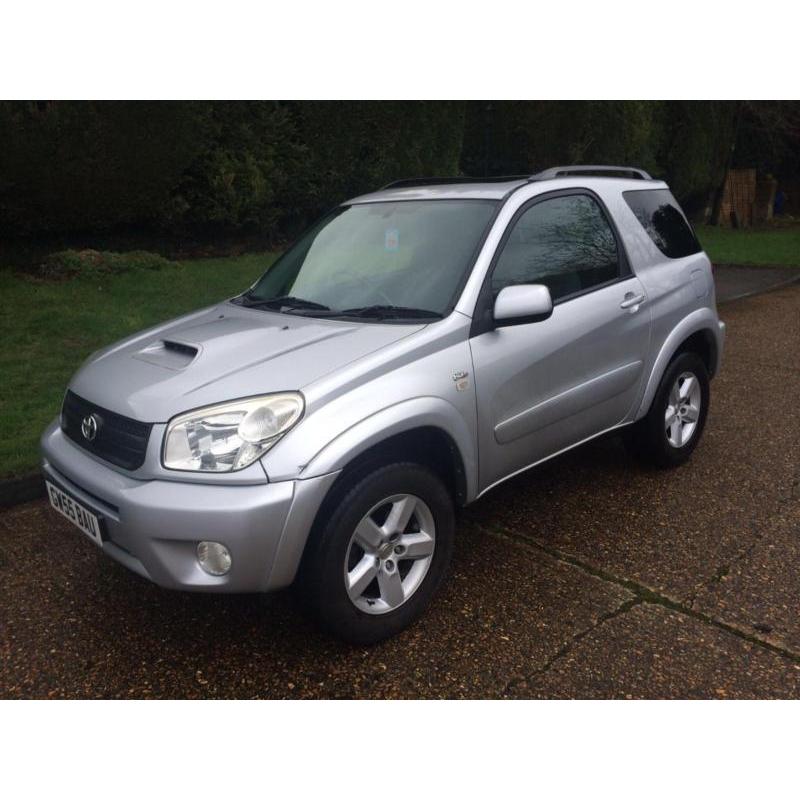 Toyota RAV4 2.0 D-4D XT-R JUST BEEN SERVICED + LONG MOT+ CAMBELT HAS BEEN DONE