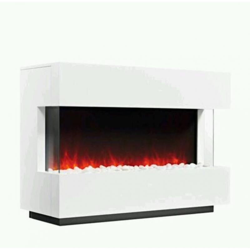 Focal point panoramic remote control electric fire.