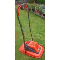 FLYMO LAWNMOWER. 40cm STEEL BLADE. GOOD WORKING ORDER.