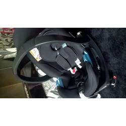 Mamas & Papas car seat and iso fix base