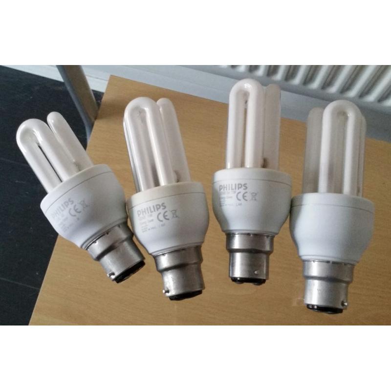 11w energy saving bulbs Philips Genie bayonet cap. 4 pieces. All in working condition.