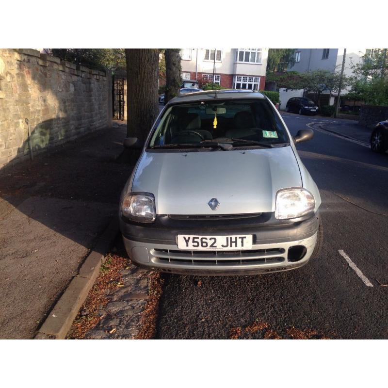 Renault Clio - Very economical, 6 months MOT