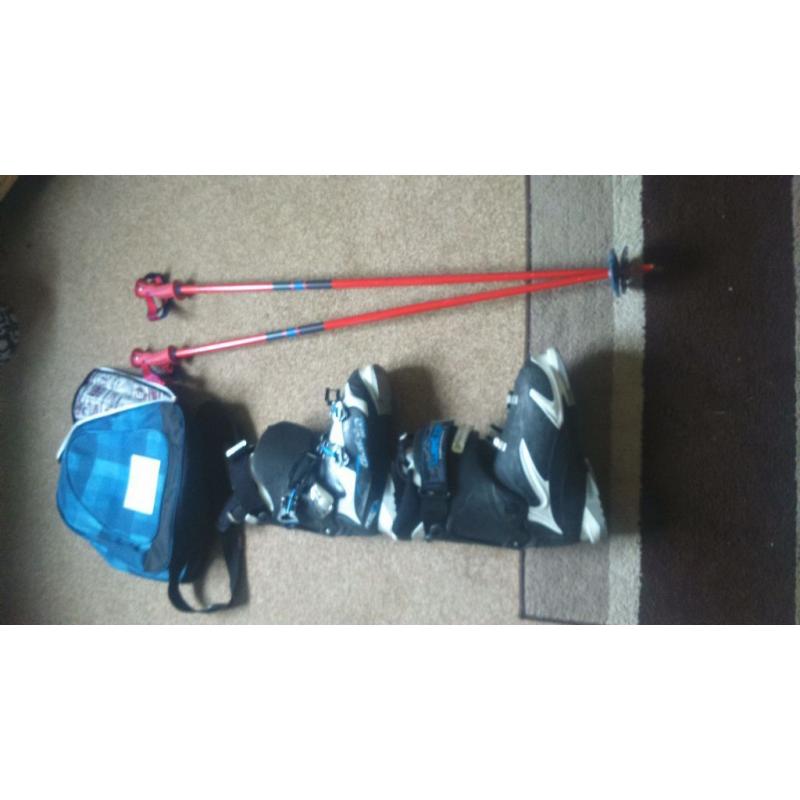 Ski equipment nearly new!