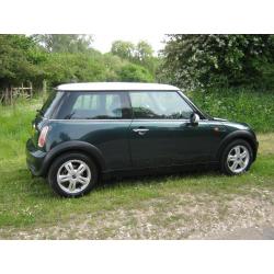 2004 Mini Cooper in British racing green.P/X welcome.