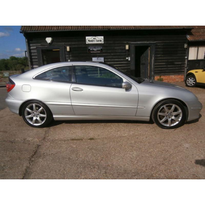 53 MERCEDES BENZ C220 2.1 CDI SE TURBO DIESEL RARE MANUAL EVOLUTION PACK AMAZING