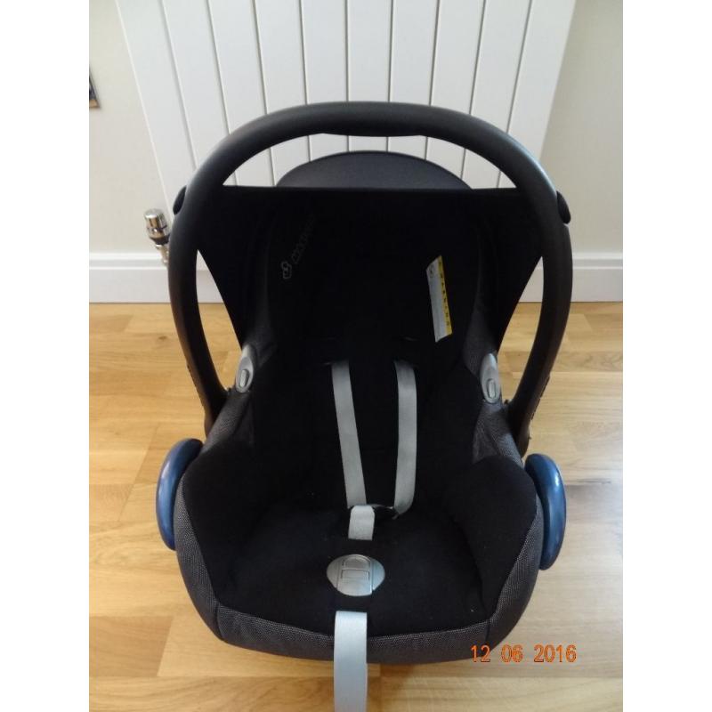 MAXI COSI CABRIOFIX car seat x2 REAR FACING black TWINS