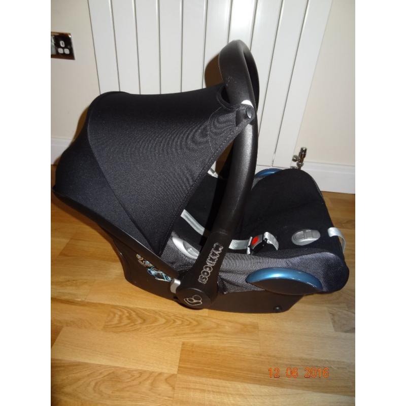 MAXI COSI CABRIOFIX car seat x2 REAR FACING black TWINS