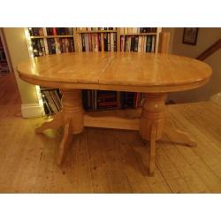 Solid pine extendable dining table (will deliver in edinburgh area)