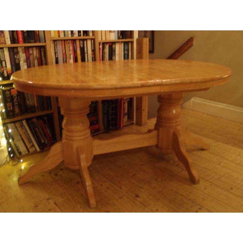 Solid pine extendable dining table (will deliver in edinburgh area)