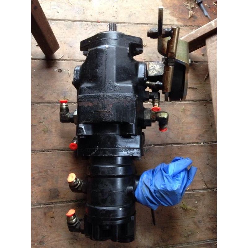 Large hydraulic pump for digger or other machinery