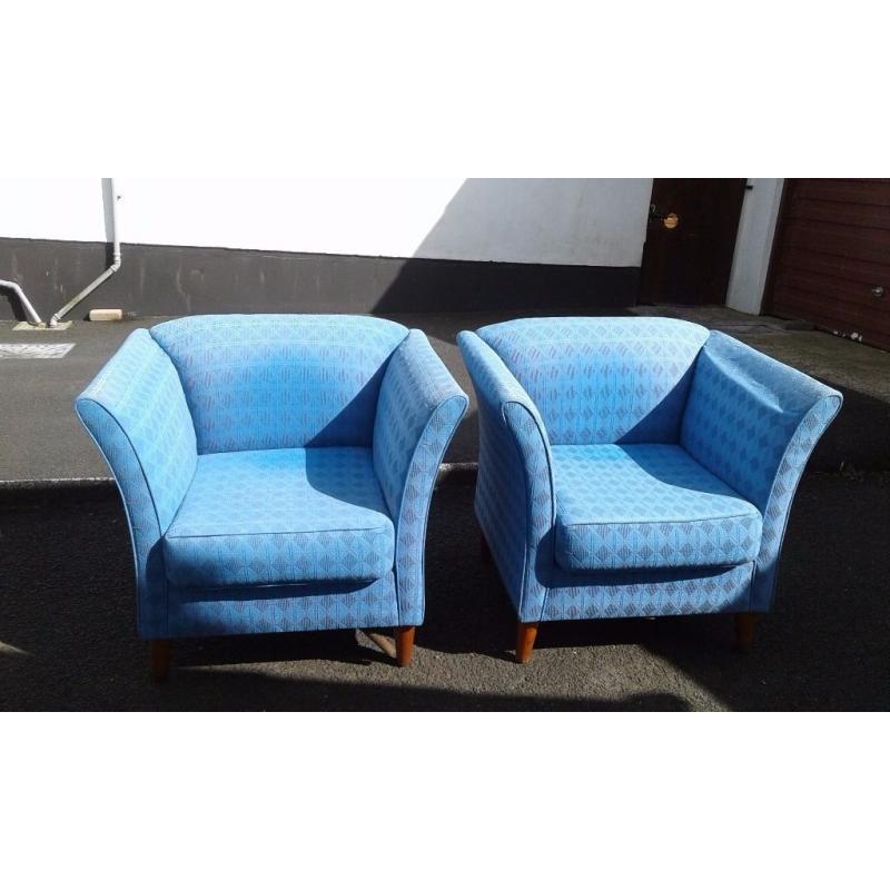 2 blue armchairs will sell separately