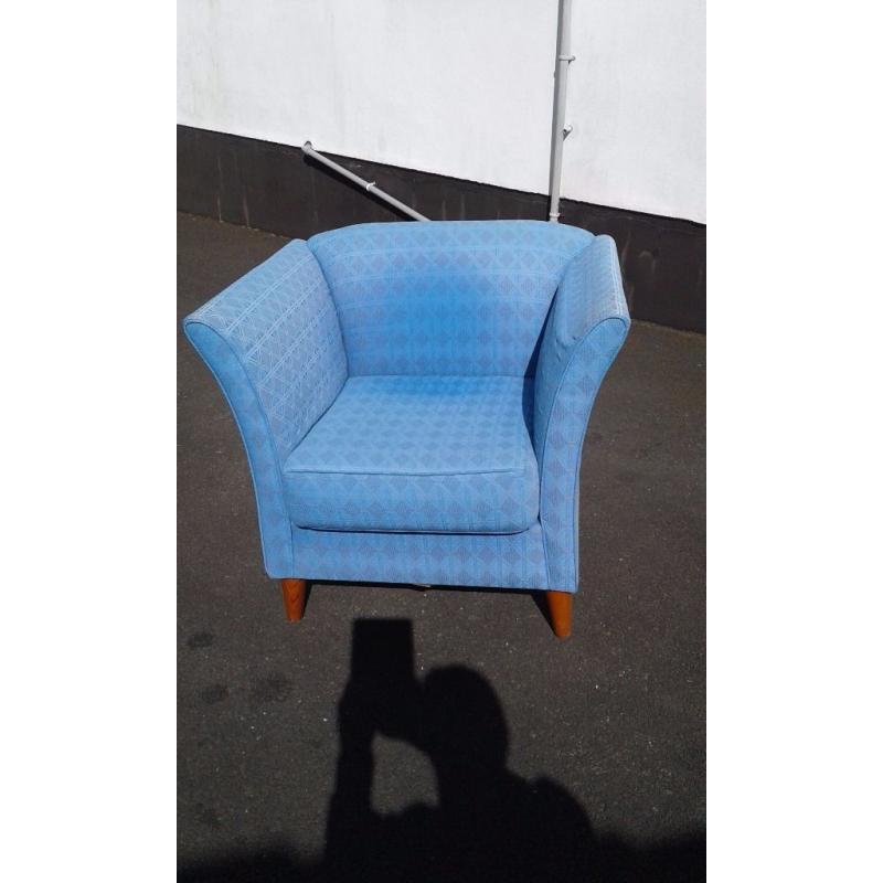 2 blue armchairs will sell separately