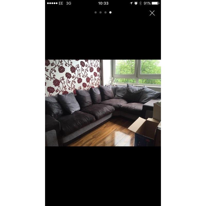 Grey/black cloth corner settee