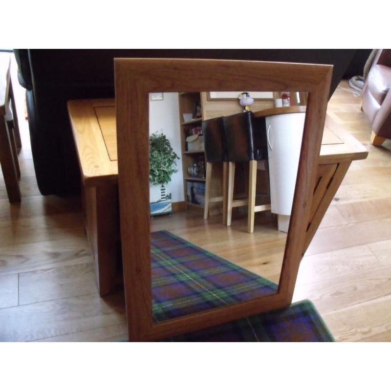 MIRROR, Teak effect