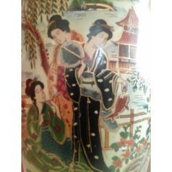 BEAUTIFUL LARGE VASE WITH JAPANESE SCENES