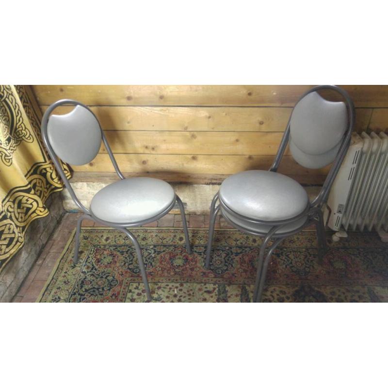 Set of stacking chairs.. 5 to 30