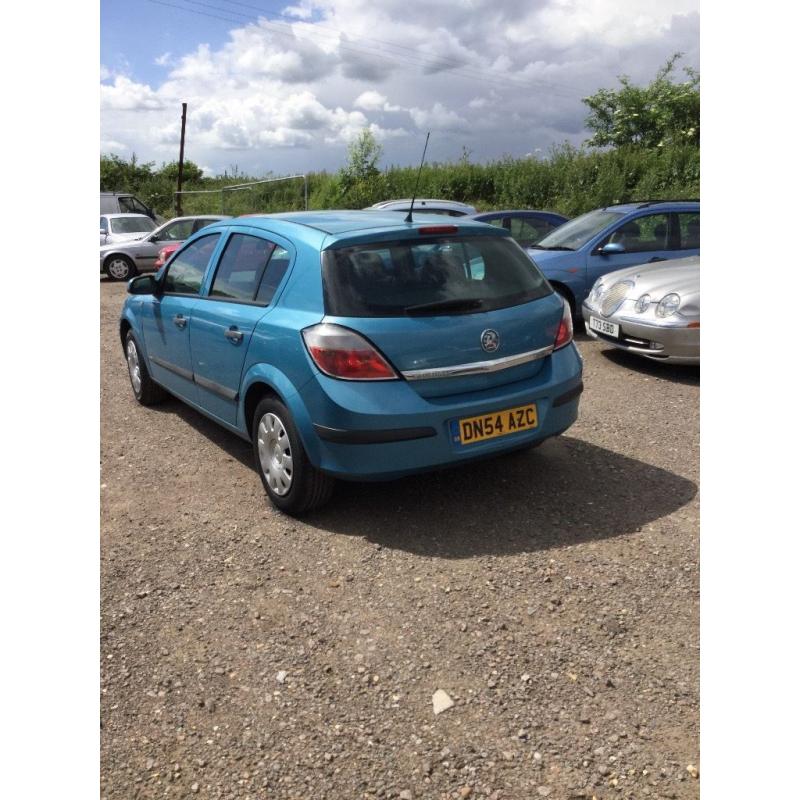 2005 Vauxhall Astra 5 dr hatch in vgcondition good driver long mot 1364 cc engine cheap to insure