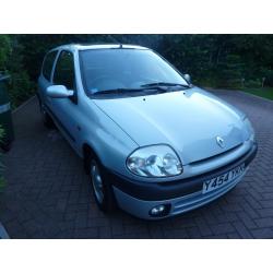 RENAULT CLIO 1.2 SPORT 16V, MINT CONDITION FOR YEAR, SEE PICTURES, MOT UNTIL 29 MARCH 2017