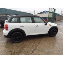 Mini COUNTRYMAN COOPER Automatic/Paddles 21,000 miles