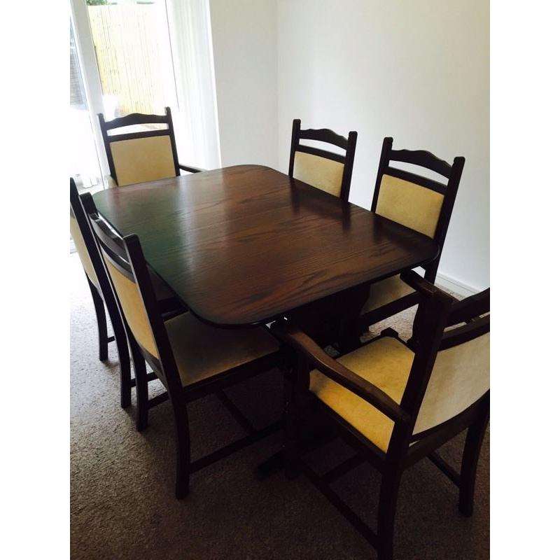 Dining Room Table extending with 6 chairs