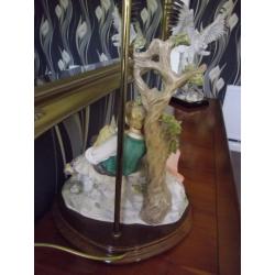 'A BEAUTIFUL LARGE FIGURINE TABLE LAMP' - ( THE LOVERS)