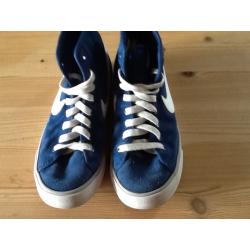 Boys high top Nike trainers size 5