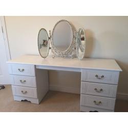 Stunning White 6 Drawer Dressing Table complete with matching Mirror