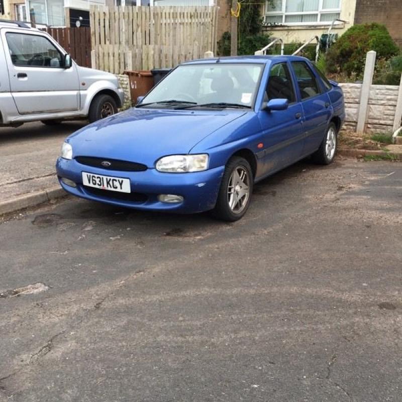 Ford Escort V reg '00.