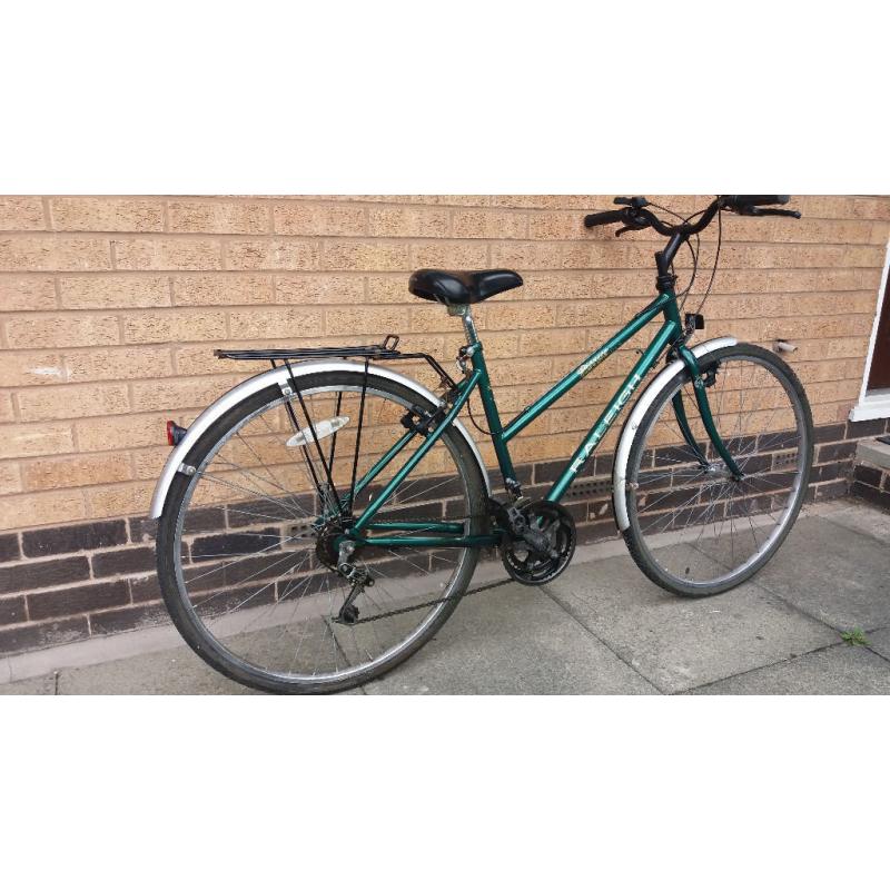 Ladies Raleigh Pioneer hybrid bike very good condition (city centre)