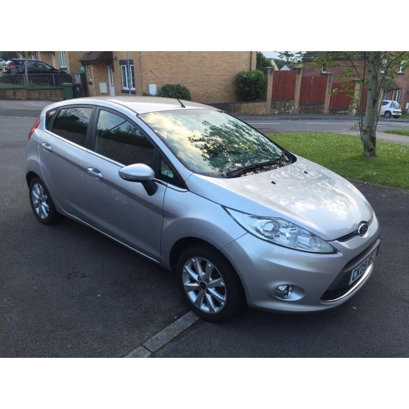 Ford Fiesta zetec 09 stunning car!!!!