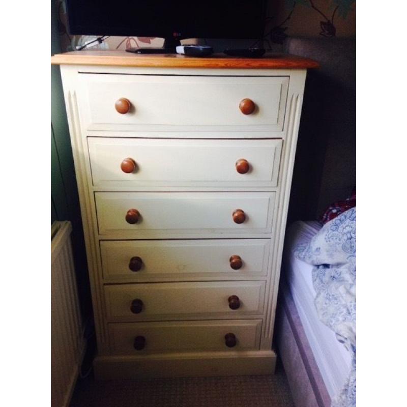 Shaker style Cream Chest of Drawers