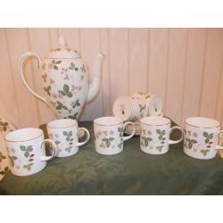 Wedgwood Wild Strawberry Collection