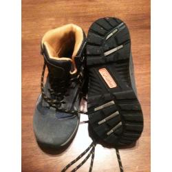 Regatta Kids Hiking Boots Size 13.