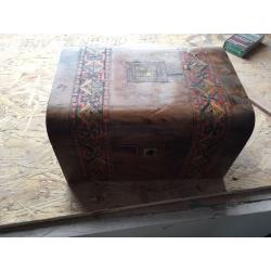 Vintage wooden jewellery box