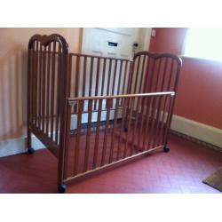 Mamas & Papas Cot Bed for Spares (no base or screws)