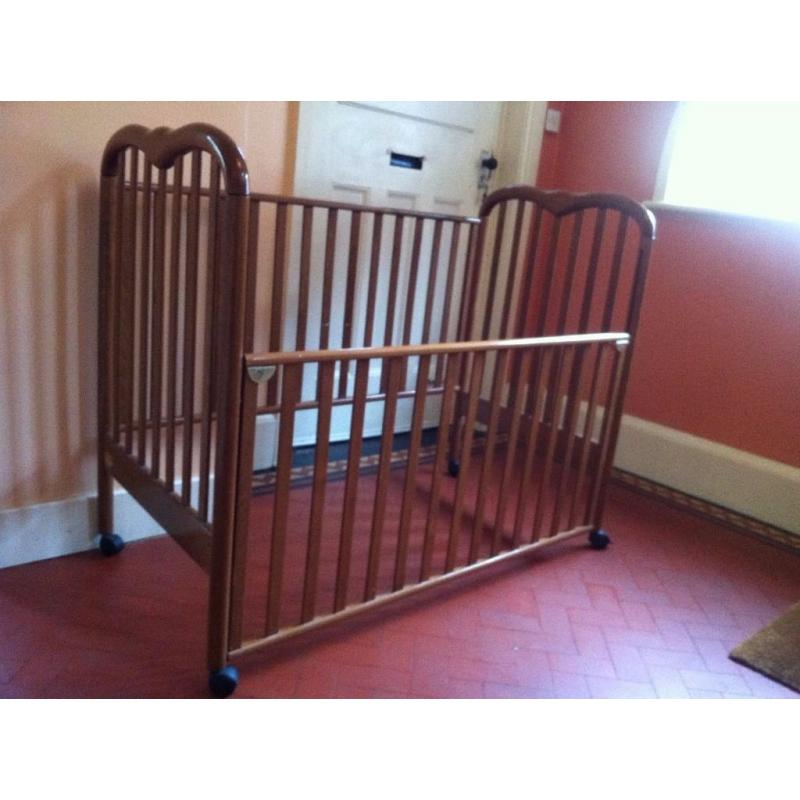 Mamas & Papas Cot Bed for Spares (no base or screws)