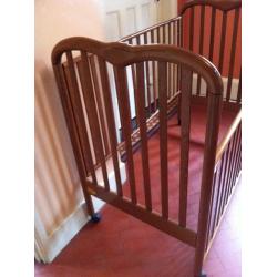 Mamas & Papas Cot Bed for Spares (no base or screws)