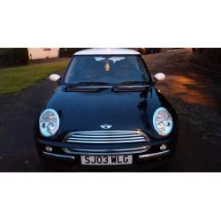 Mini cooper panther black 1 yr mot !!!