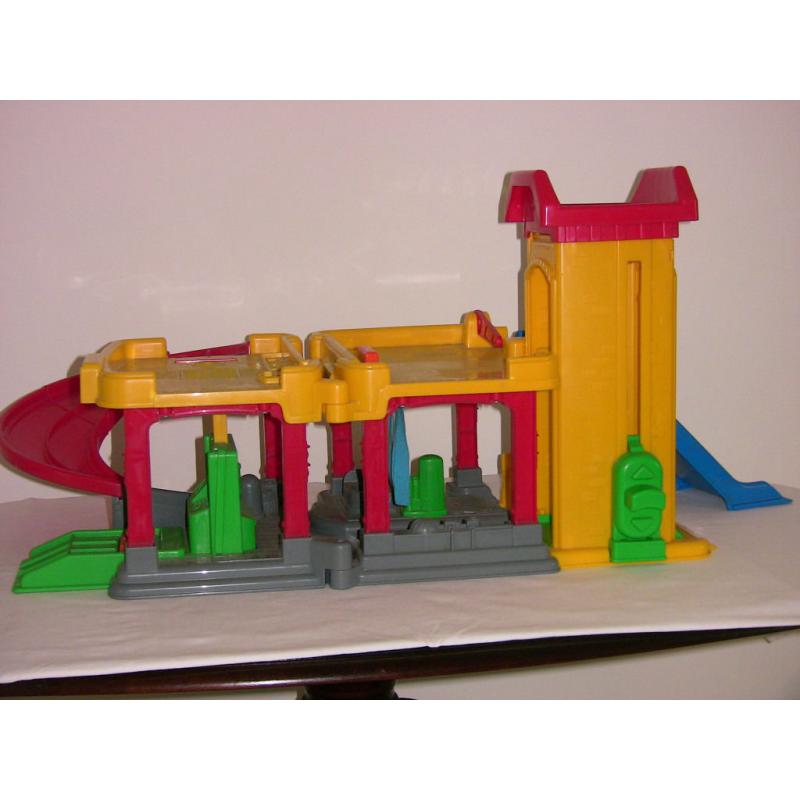 Fisher Price LIttle People Garage